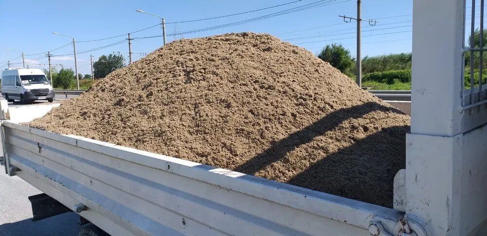 Vand Nisip Concasat pentru lucrari in constructii