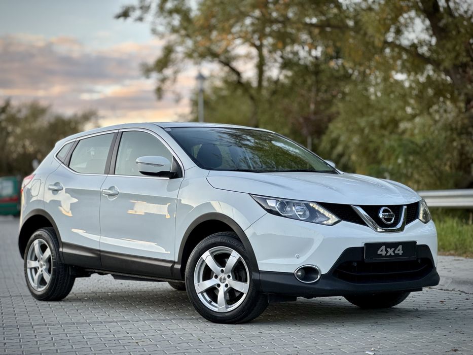 4x4 - Nissan Qashqai 1.6 diesel 2014 - Manual - Navi / Camera / 4WD