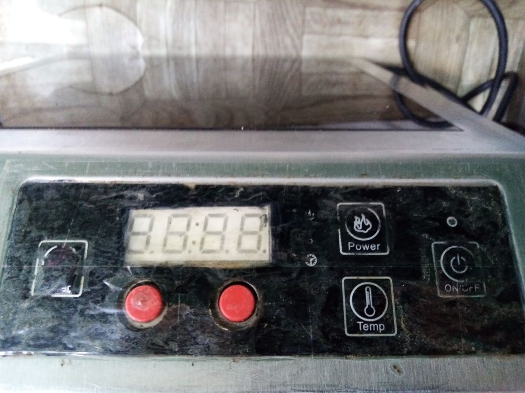 Продам Индукционная Плита в рабочем состояние
