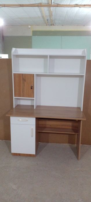 Кампютер стол сотилади