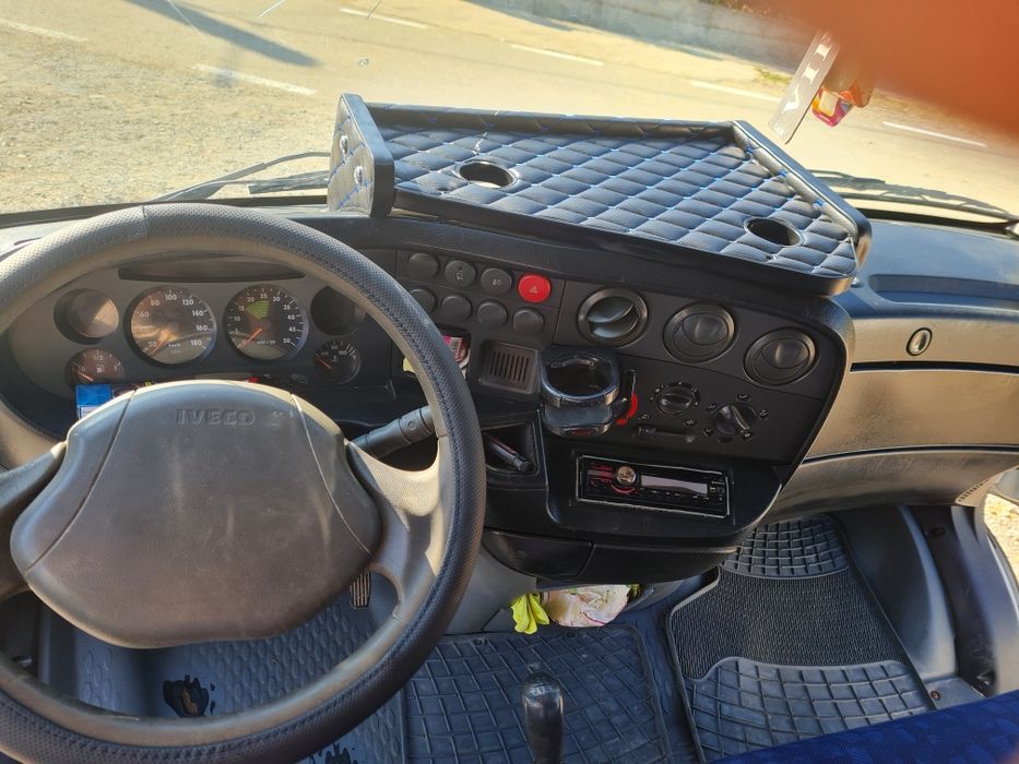 Vând duba iveco anu 2004