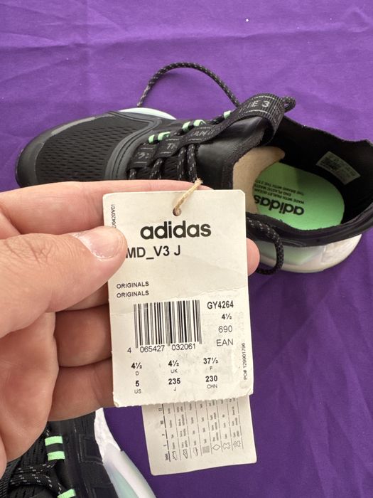 Incaltaminte Adidas NMD V3 marimea 37 si 1/3