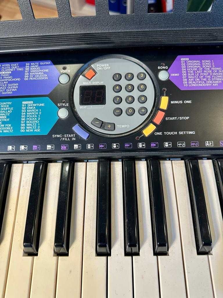 Orga Yamaha PSR 77