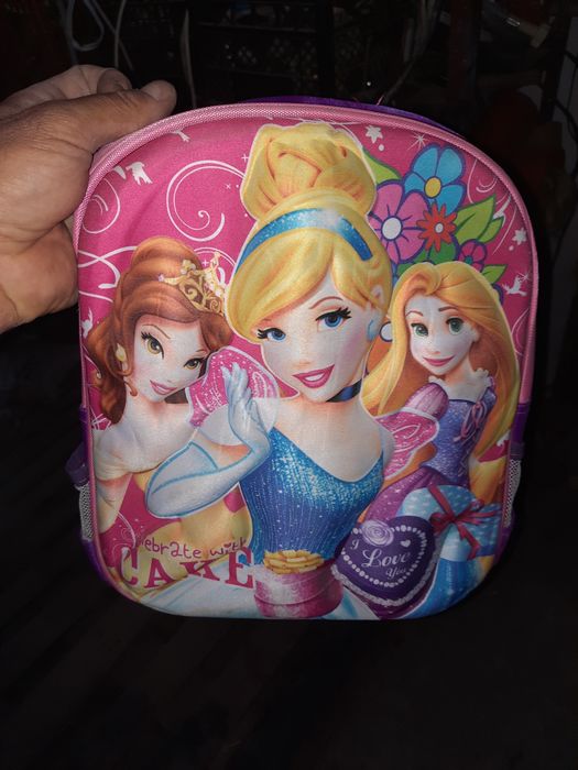 Детска раничка с принцеси