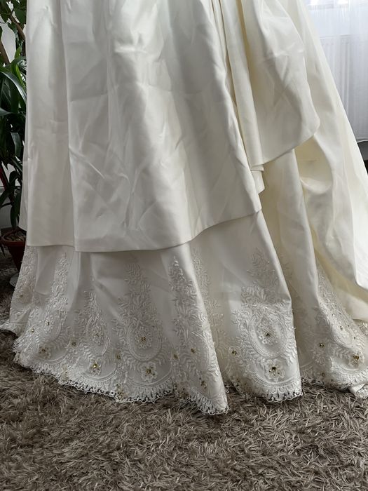Rochie de mireasa cu trena