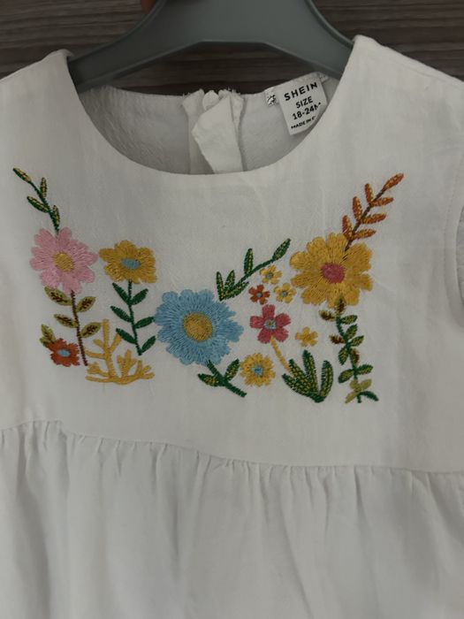 Rochie brodata, marimea 92