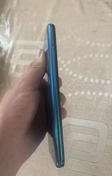 Продаетса телефон срочно Samsung A30s