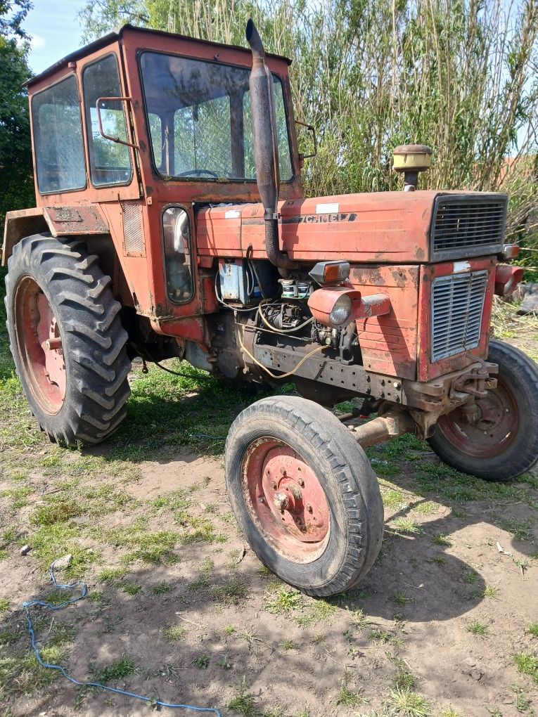Vând tractor u650 stare de funcționare