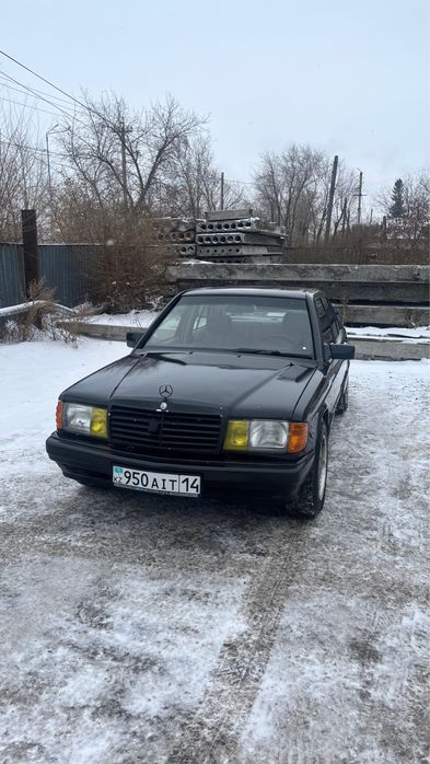 Машина мерседес ..