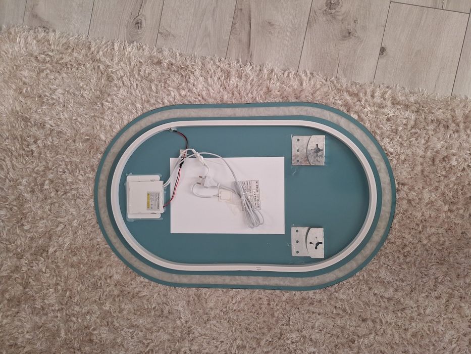 Oglinda led baie cu lumina si dezaburire