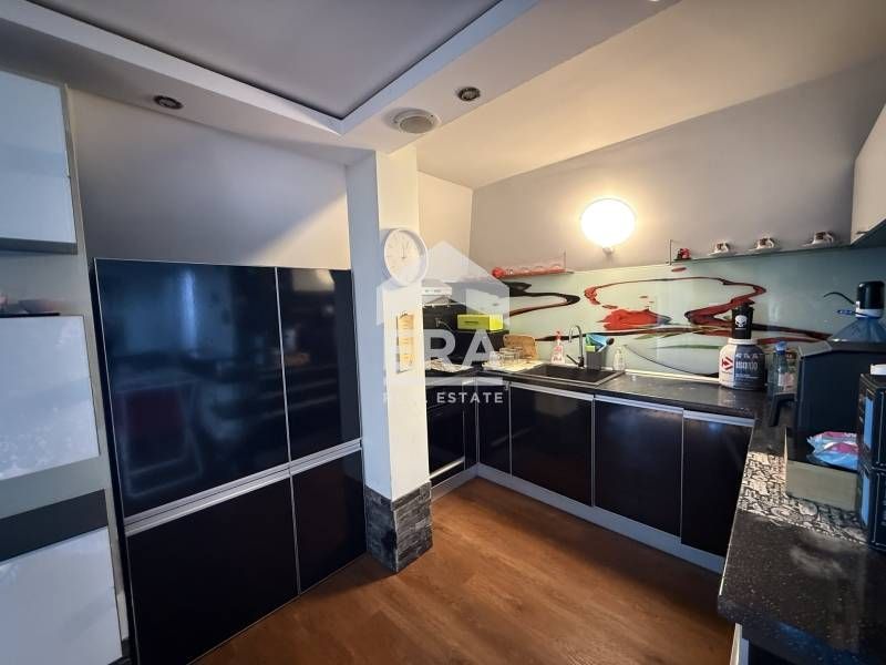 Продава се Двустаен апартамент в Варна, Левски - 109 кв.м за 2045 €/кв.м - Снимка #3