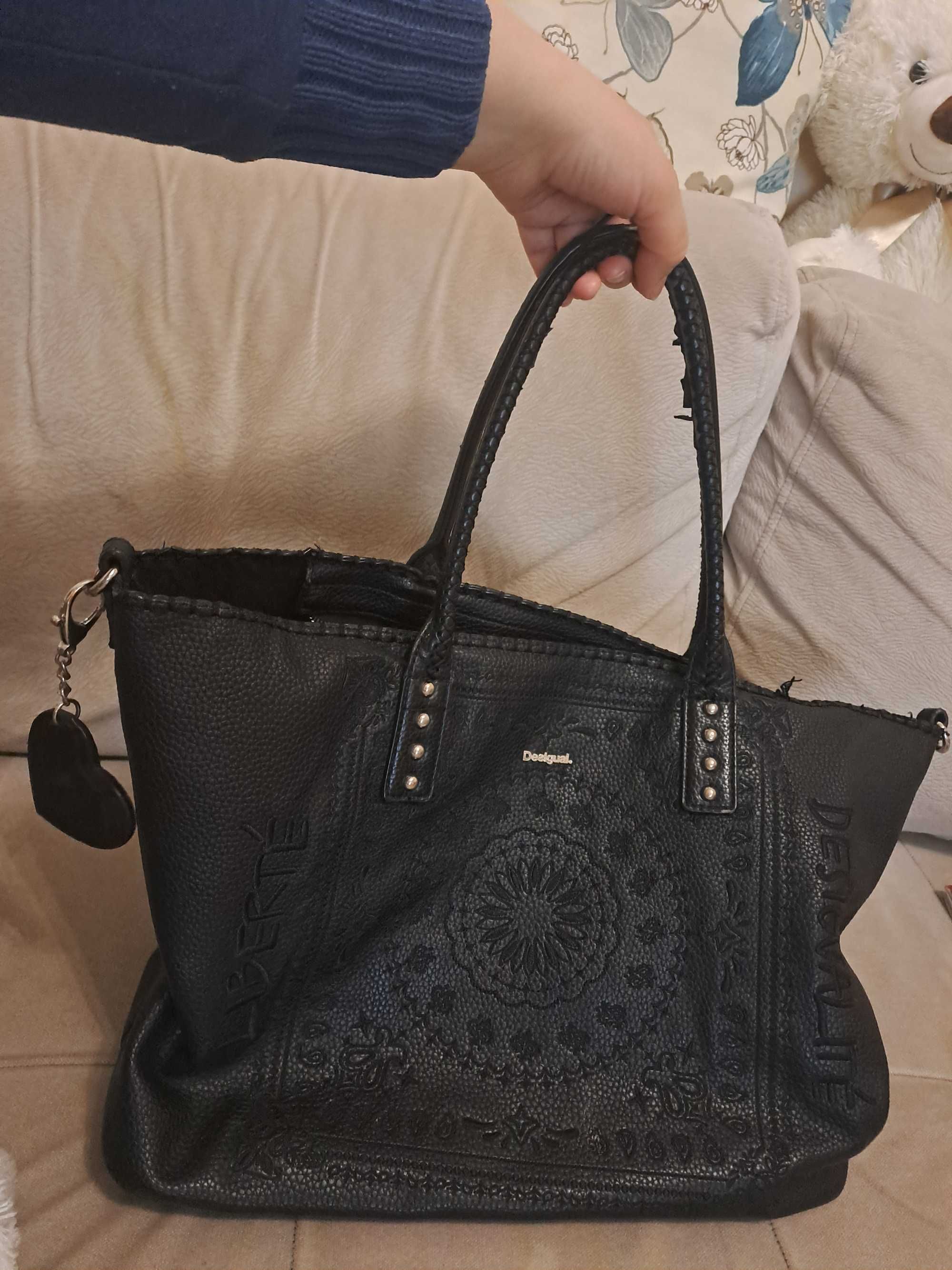 Черна дамска чанта Desigual