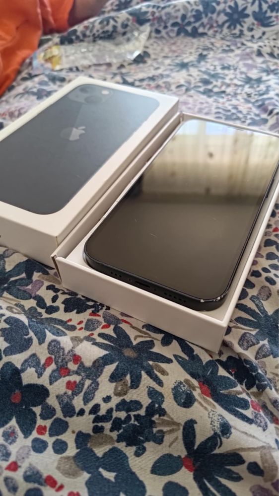Vand sau schimb iphone 13