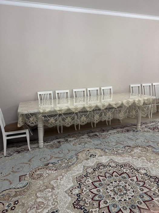 Стол со стульями