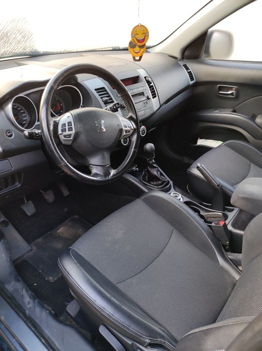 Vând Peugeot 4007