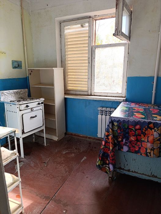 Toshkent Viloyati Chirchik shaxar 3 mikrarayonda joylashgan 1 xonalik