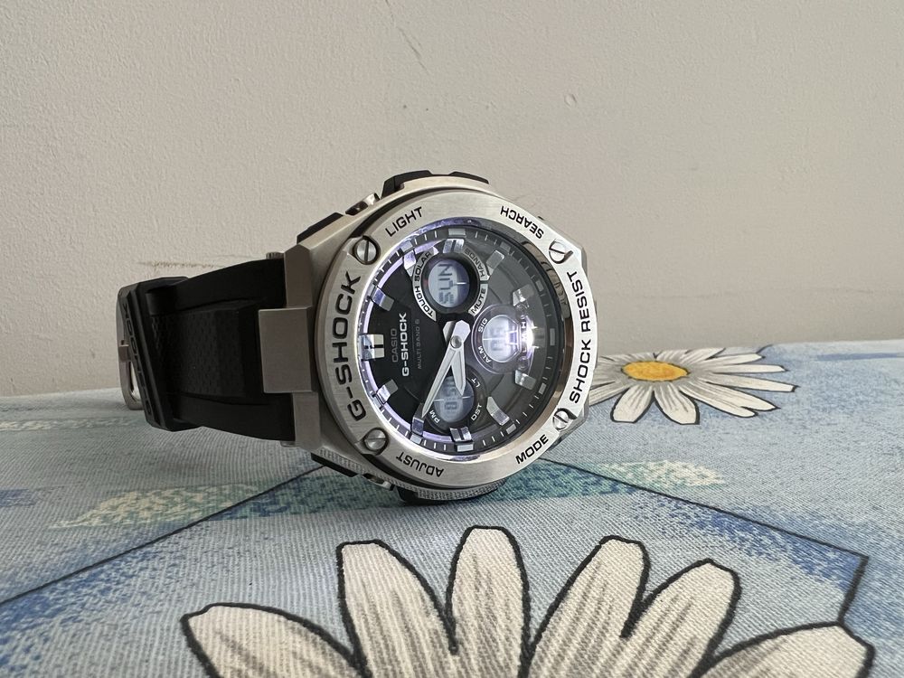 Часовник Casio G-Shock GST-W110-1AER