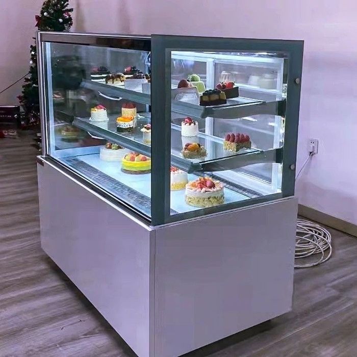 Vitrina frigorifica prntru prajituri