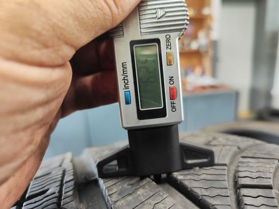 4бр.зимни гуми 235/55/17 Michelin