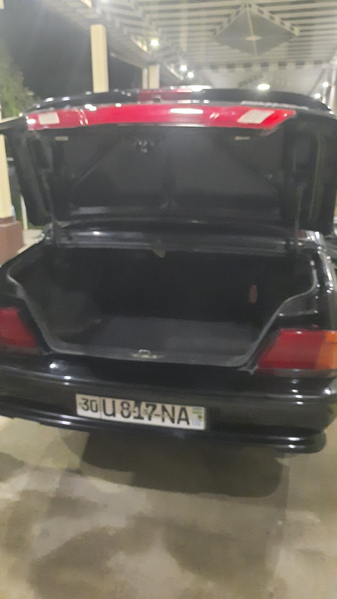 Lada moshinasi sotiladi 3000$ kelishiladi