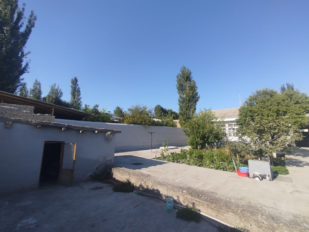 9,3 sotix Xovli bo'lib sotiladi