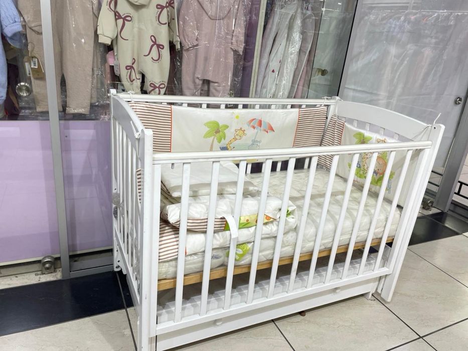 Манеж с матрасом и бортиком