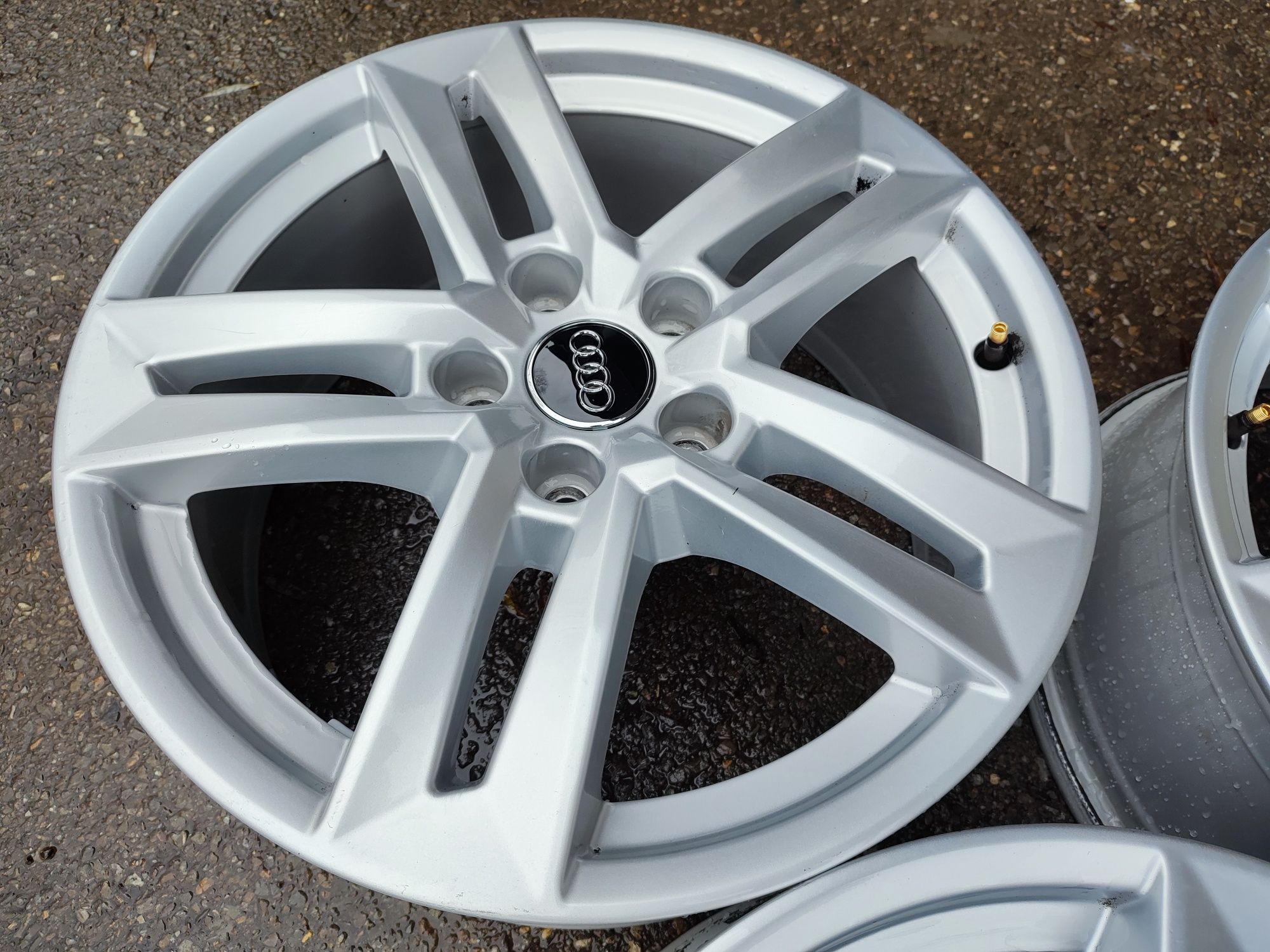 17" оригинални алуминиеви джанти за Audi A4...