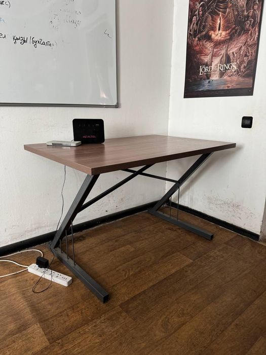 Стол офисный в наличии 4шт