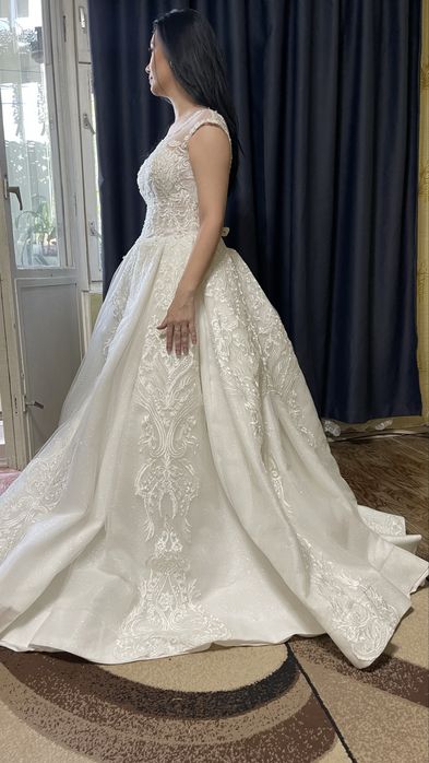 Продаются новые свадебные платья