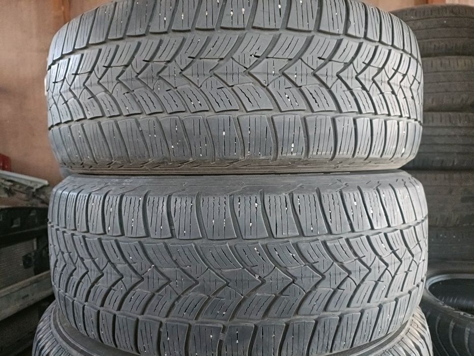 2 Anvelope m+s 205.55.17 la 100 lei ambele