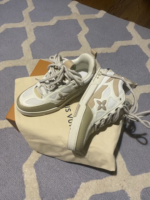 LV skates beige white