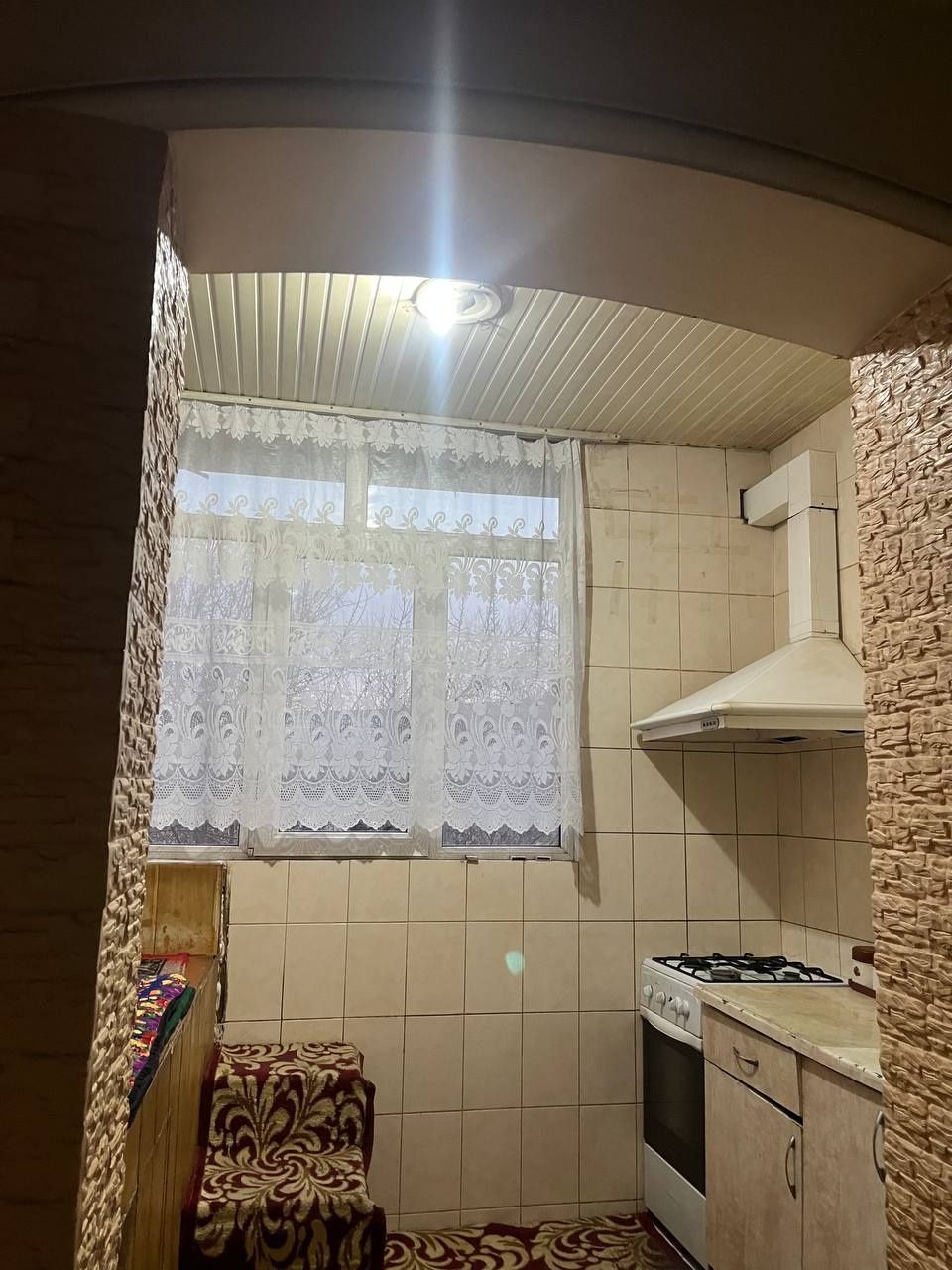Аренда. Олмазор район Тансиқбаев 3.   2/2/4 балкон 2*6.Оилага загс.