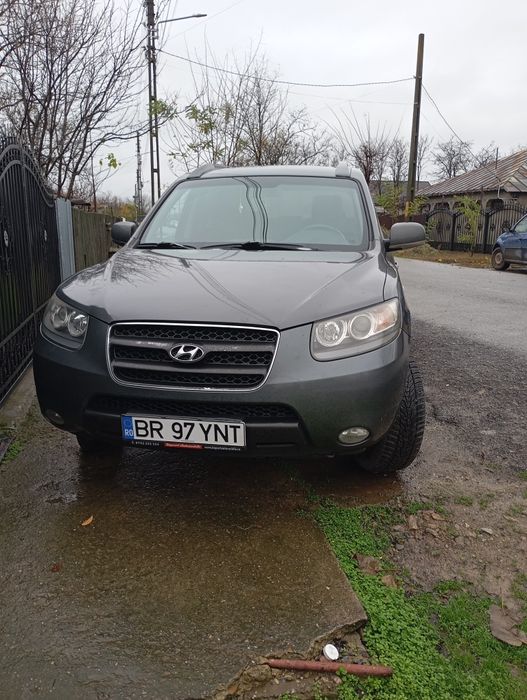 vând Hyundai santa Fe impecabil accept orice test detalii in privat