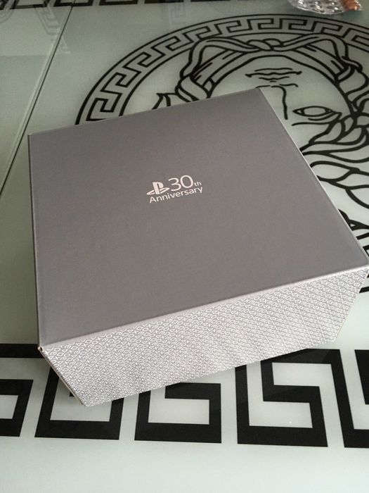 PlayStation 5 DualSense Edge 30th Anniversary Edition