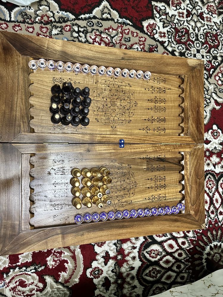 Narda sotiladi qoʻl mehnati yong’oq…