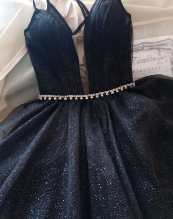 Черна бална рокля