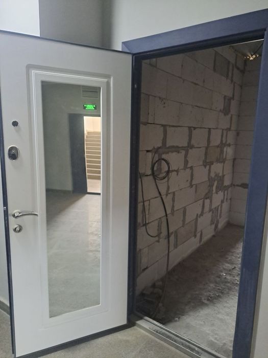 Choshtepa 1 xona 35m² kvartira sotiladi. Sergeli novostroyka 1-metro