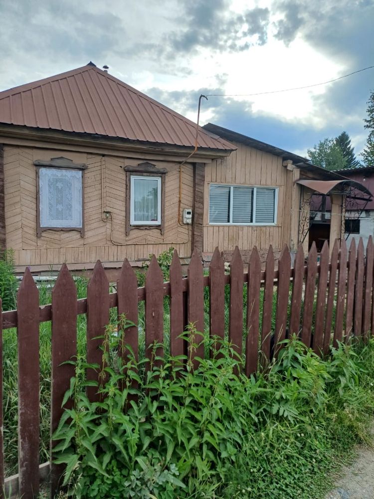 Меняю 2хкомн.дом с центр.отопл на  2х комнатную квартиру в городе