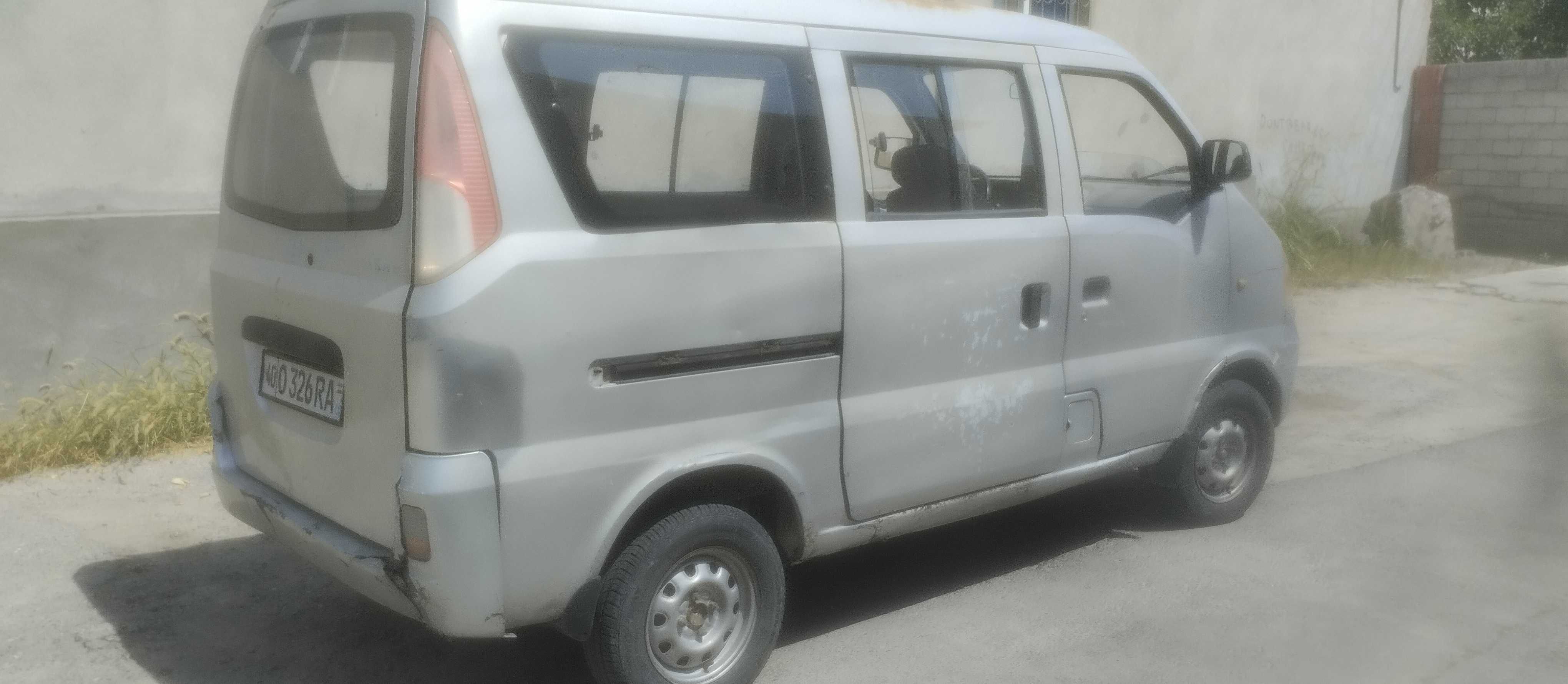 Арзон нархда Hafei микроавтобусча сотилади. Юк учун мулжалланган.