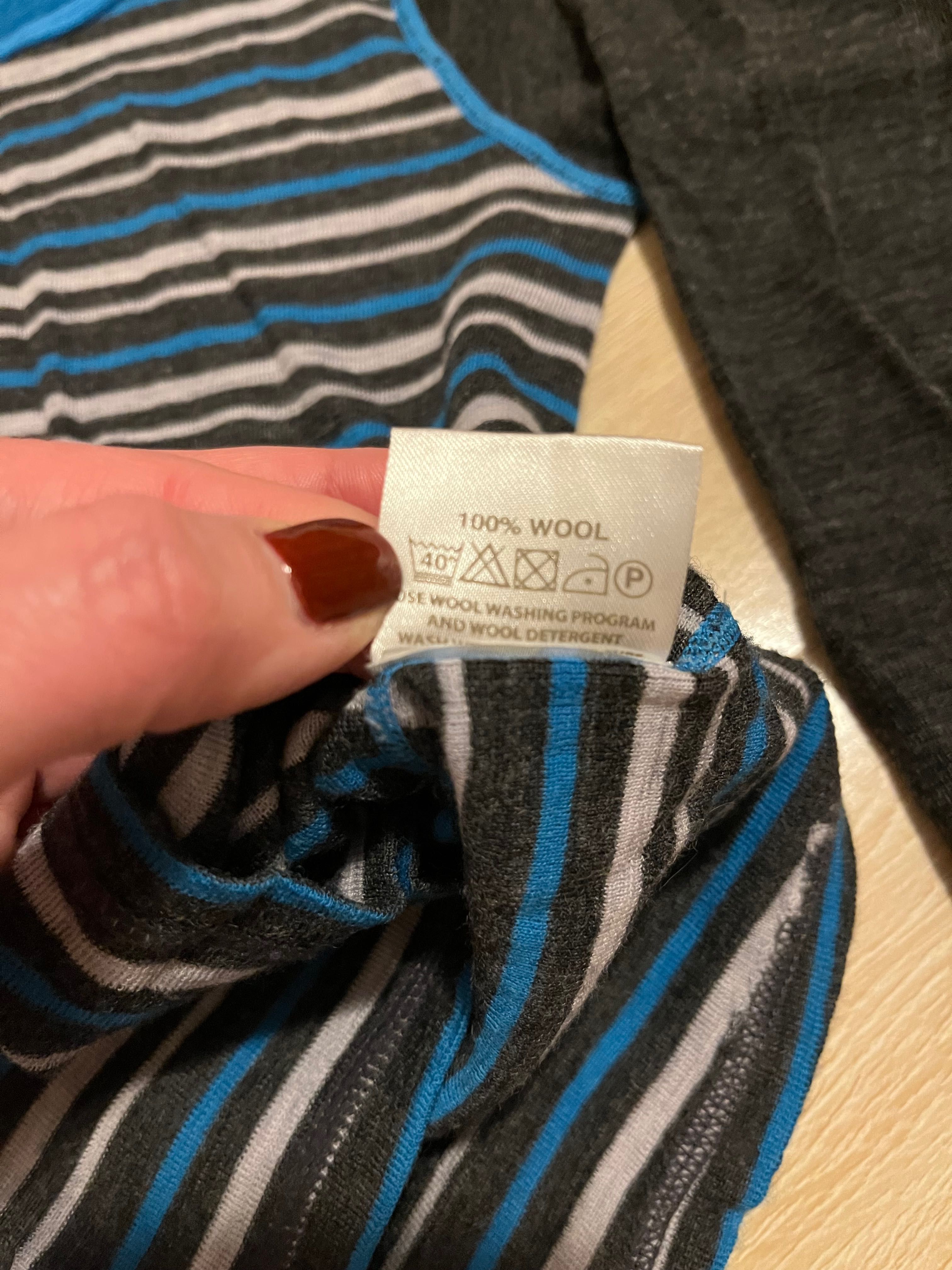 Vând bluza de lana 110-116