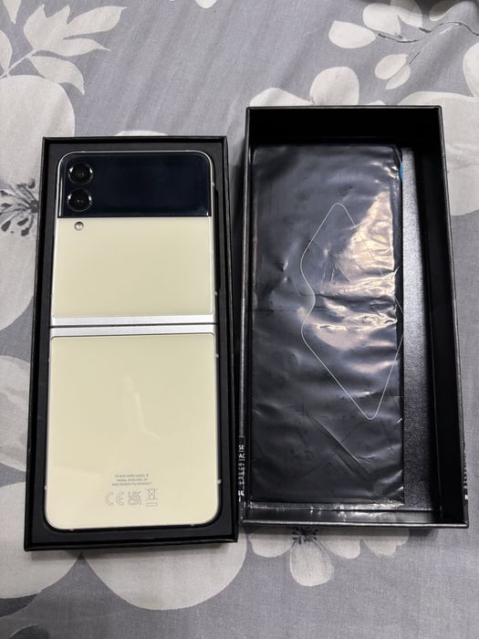 Samsung galaxy Flip3 5G