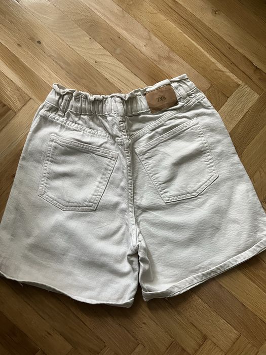 Pantaloni scurti