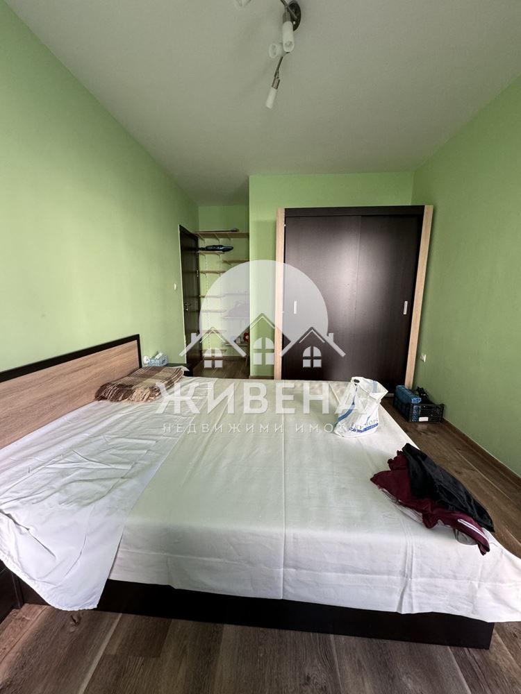 Продавам обзаведен 3-стаен апартамент, кв. Левски, площ 83 кв.м