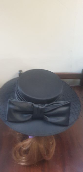 Palarie elegantă pentru nunți