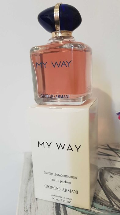 Дамски парфюми, нежни аромати.