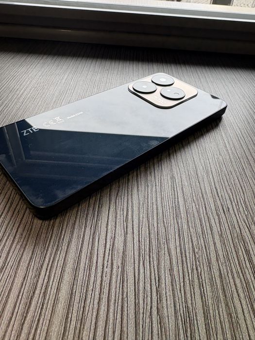 Нов! Zte Blade v60