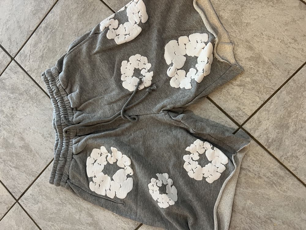Оригинални Denim tears grey shorts размер S чисто нови неносени