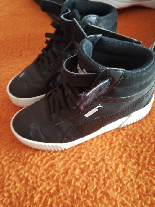 Adidași firma  100lei