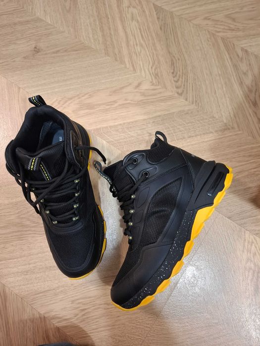 Водоустойчиви мъжки боти