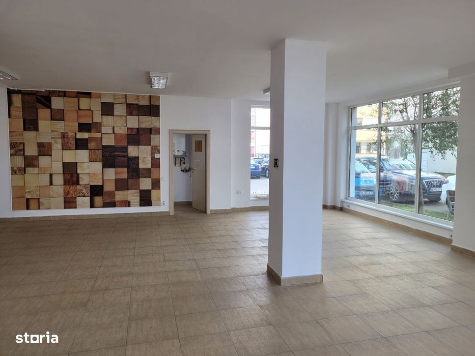 spatiu comercial 86 mp, vitrina mare, 2 locuri parcare, zona D. Stanca